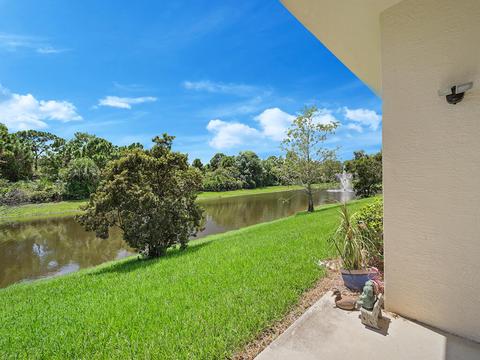 1560 SE Hampshire Way #101, Stuart, FL 34994