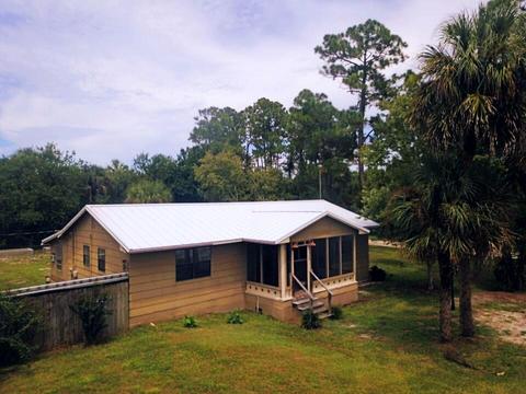 9350 77th St, Vero Beach, FL 32967
