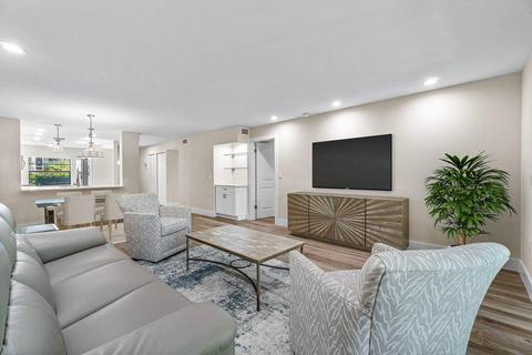 52 Stratford Ln #C, Boynton Beach, FL 33436
