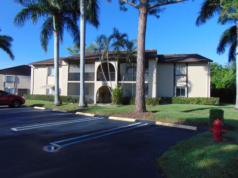 436 Pine Glen Ln #B-2, Greenacres, FL 33463