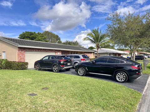 8555 NW 29th Dr, Coral Springs, FL 33065