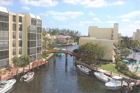4 Royal Palm Way #402, Boca Raton, FL 33432