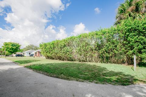 1205 Wellington St, West Palm Beach, FL 33401