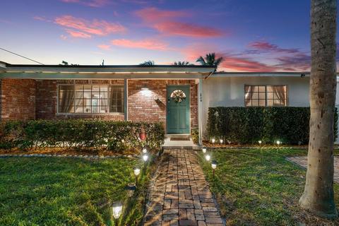 239 SE 34th Ave, Boynton Beach, FL 33435