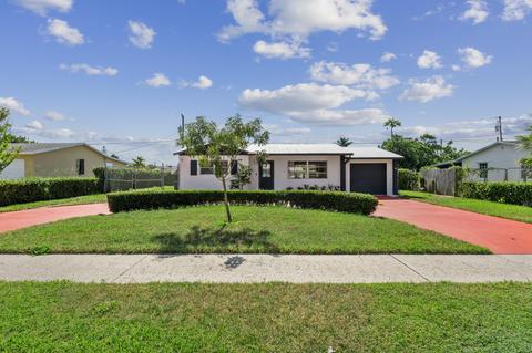 738 Hawthorne Dr, Lake Park, FL 33403