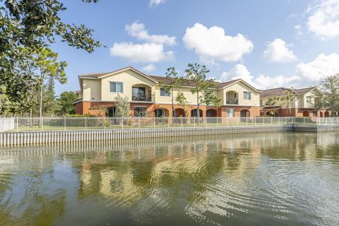 49 SE Sedona Cir #201, Stuart, FL 34994