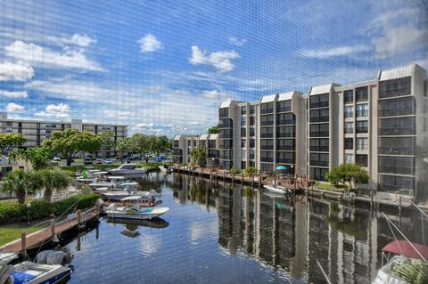 3 Royal Palm Way #302, Boca Raton, FL 33432