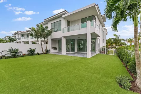 423 Ocean One Ln, Juno Beach, FL 33408