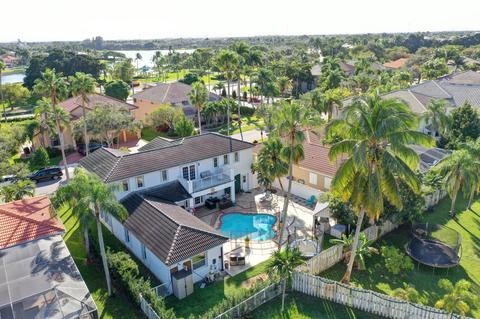 1030 NW 179th Ave, Pembroke Pines, FL 33029