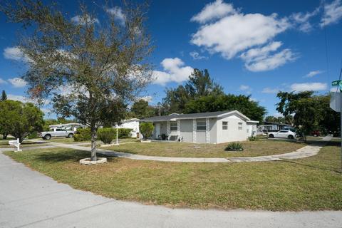 340 NW 4th Ave, Deerfield Beach, FL 33441