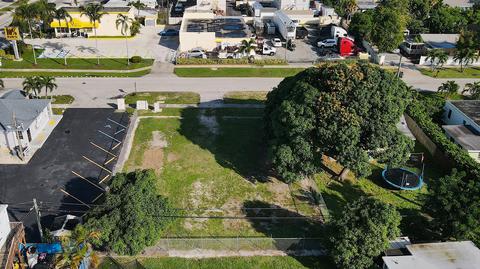 4460 Clinton Blvd, Lake Worth, FL 33461