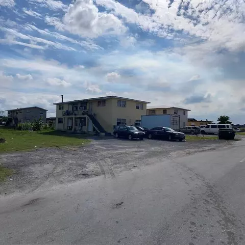 693 SW 5th St #1, Belle Glade, FL 33430