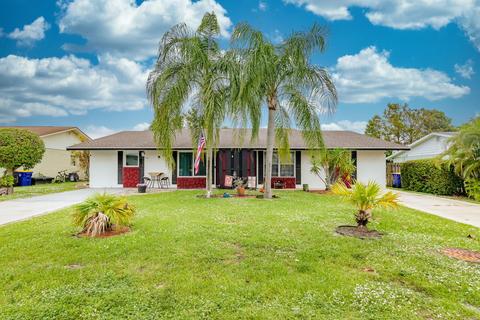 3443 SE Hawthorne St, Stuart, FL 34997 photo 1