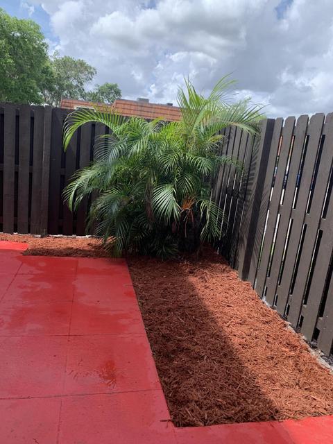 2204 White Pine Cir #A, Greenacres, FL 33415