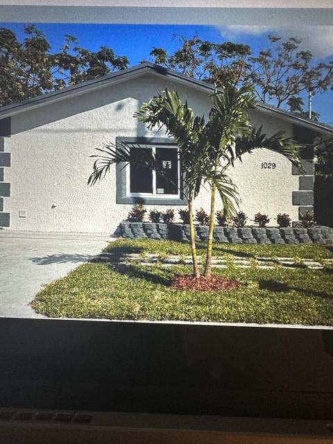 1029 Lincoln Rd, West Palm Beach, FL 33407