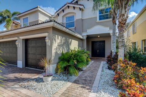 8135 Emerald Winds Cir, Boynton Beach, FL 33473