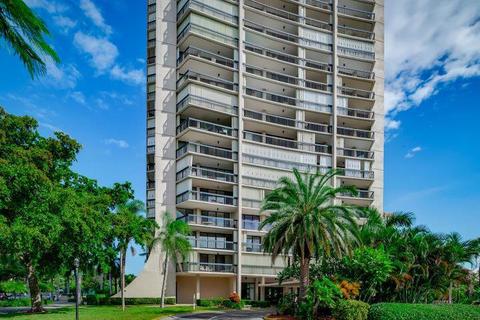 2425 Presidential Way #504, West Palm Beach, FL 33401