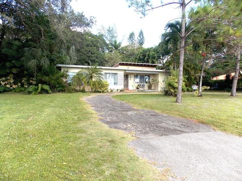 8463 SW 68th St, Miami, FL 33143