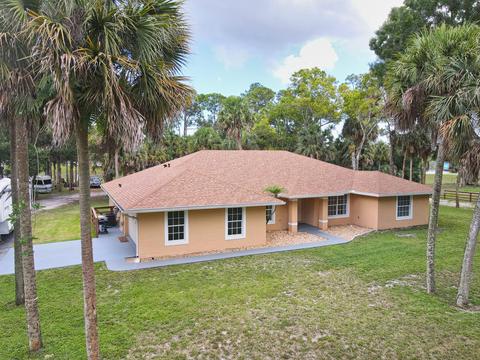 150 Armadillo Way, West Palm Beach, FL 33411