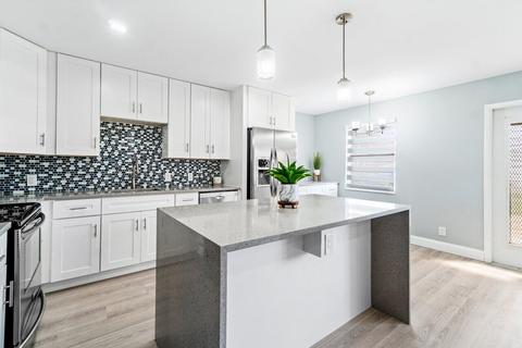 1087 Guildford E, Boca Raton, FL 33434