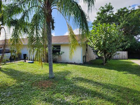 4480 Chesapeake Bay Dr, Stuart, FL 34997 photo 1