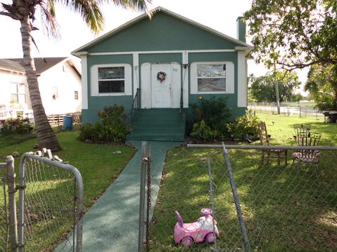 632 NW Avenue G Pl, Belle Glade, FL 33430