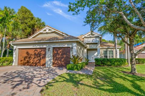 9293 Plantation Estates Dr, Royal Palm Beach, FL 33411