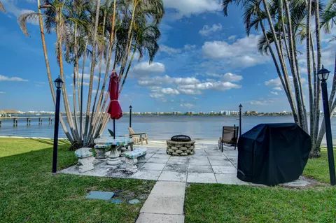 1428 S Lakeside Dr #31, Lake Worth, FL 33460