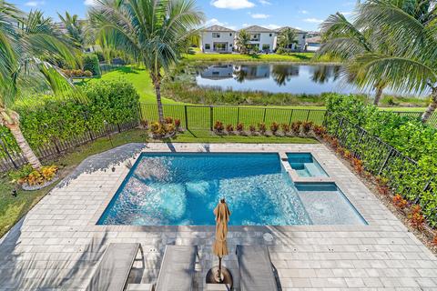 8586 Apple Falls Ln, Boca Raton, FL 33496