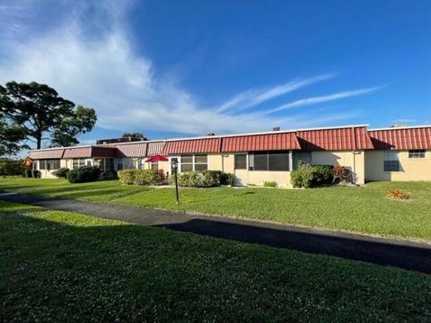 800 Nantucket Cir, Lake Worth, FL 33467