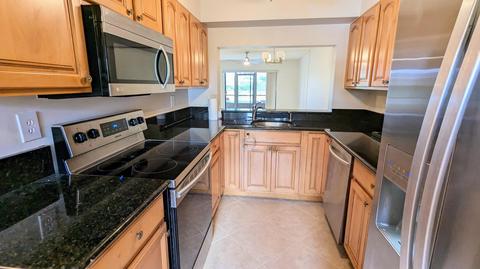 7867 Willow Springs Dr #813, Lake Worth, FL 33467