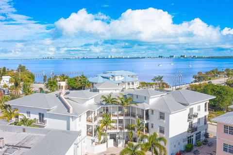 3748 NE Indian River Dr #303, Jensen Beach, FL 34957