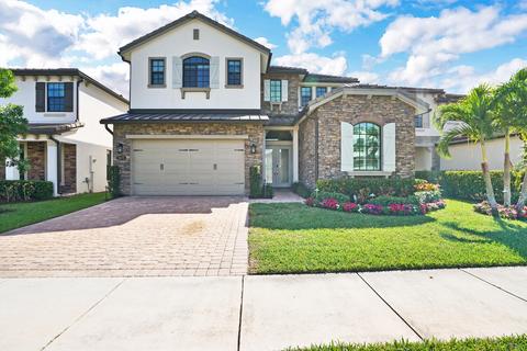 8675 Grand Prix Ln, Boynton Beach, FL 33472