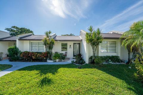 206 Lake Constance Dr, West Palm Beach, FL 33411