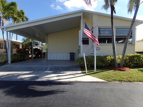 10002 Granada Bay, Boynton Beach, FL 33436