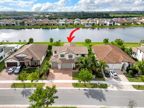9236 Grand Prix Ln, Boynton Beach, FL 33472