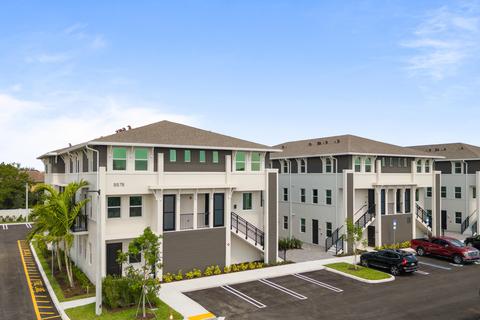 8878 Lake Worth Rd #205, Lake Worth, FL 33467