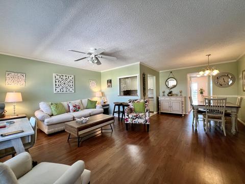 246 Chatham L, West Palm Beach, FL 33417