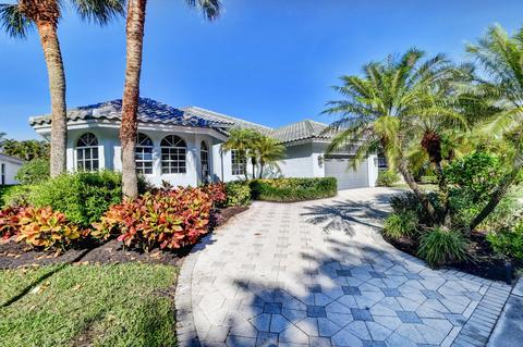 7690 La Corniche Cir, Boca Raton, FL 33433