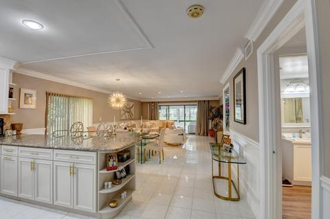 28 Westgate Ln #A, Boynton Beach, FL 33436