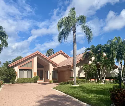 13885 Rivoli Dr, Palm Beach Gardens, FL 33410