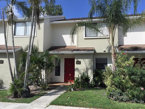 3705 Inlet Cir, Greenacres, FL 33463