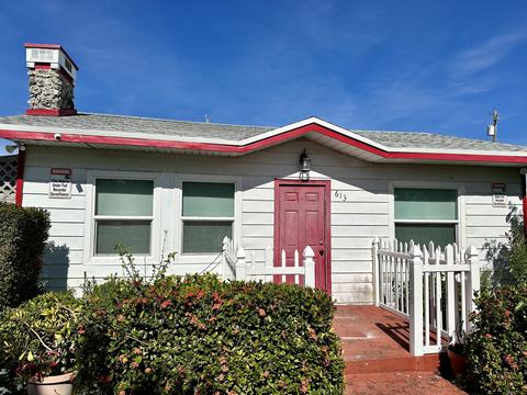613 54th St, West Palm Beach, FL 33407