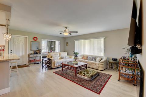 892 High Point N Blvd #A, Delray Beach, FL 33445