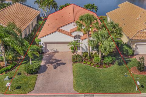 304 NW Clearview Ct, Port Saint Lucie, FL 34986