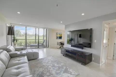 7802 Lakeside Blvd #715, Boca Raton, FL 33434