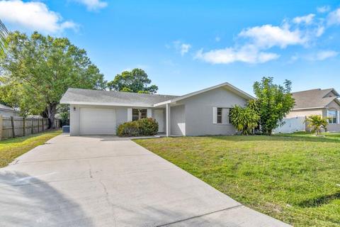 916 SE Proctor Ln, Port Saint Lucie, FL 34983