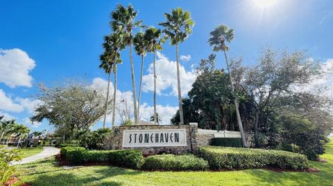 1462 Newhaven Point Ln, West Palm Beach, FL 33411