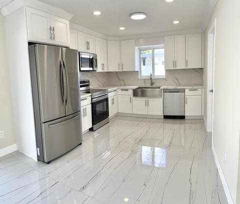 4675 Betelnut St, Boca Raton, FL 33428