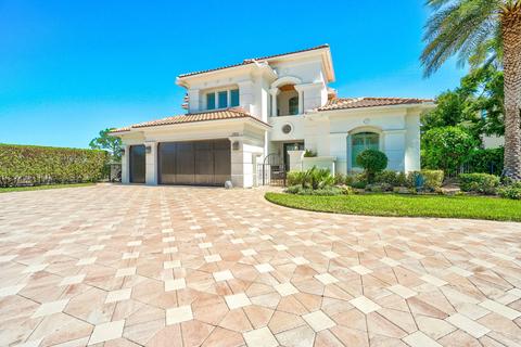 1703 W Hemingway Dr, Juno Beach, FL 33408